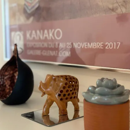 Situe En Plein Coeur De * Paris